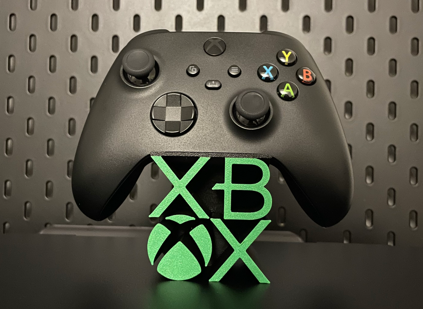 Suporte Decorativo para Comando Xbox – Estilo Gamer Icónico 🎮