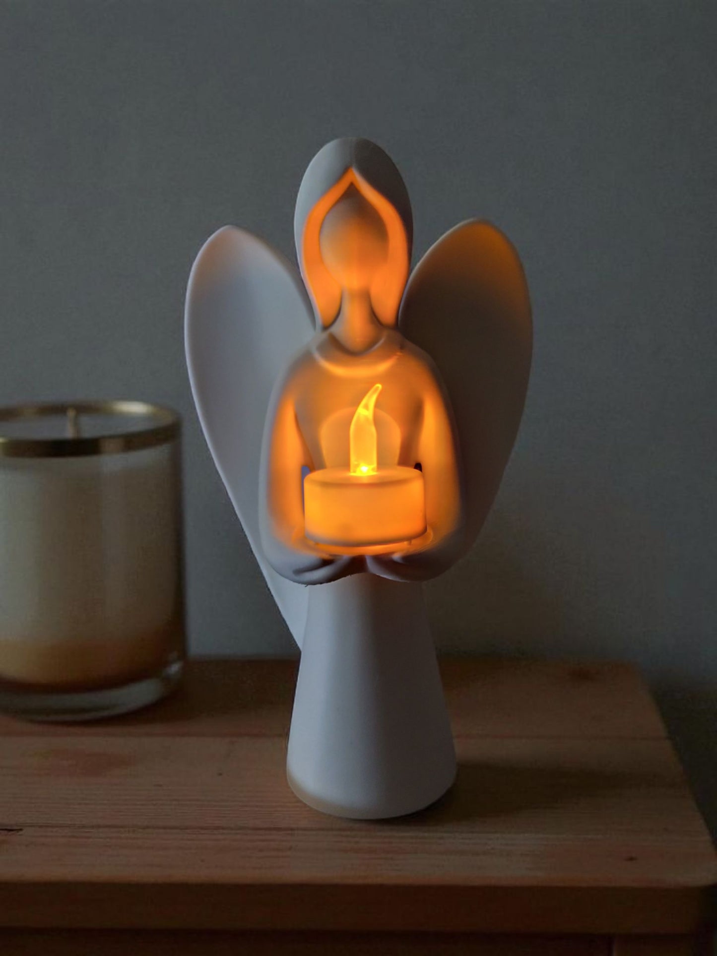 Anjo Decorativo com Vela LED – Iluminação Suave e Ambiente Acolhedor ✨🕯️