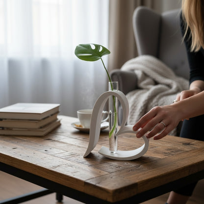 Suporte de Flor em Forma de Coração – Elegância e Amor na Decoração 🤍🌹