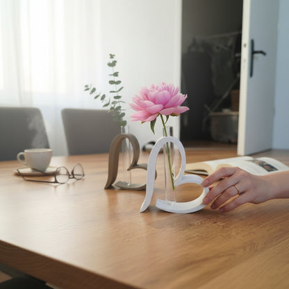 Suporte de Flor em Forma de Coração – Elegância e Amor na Decoração 🤍🌹